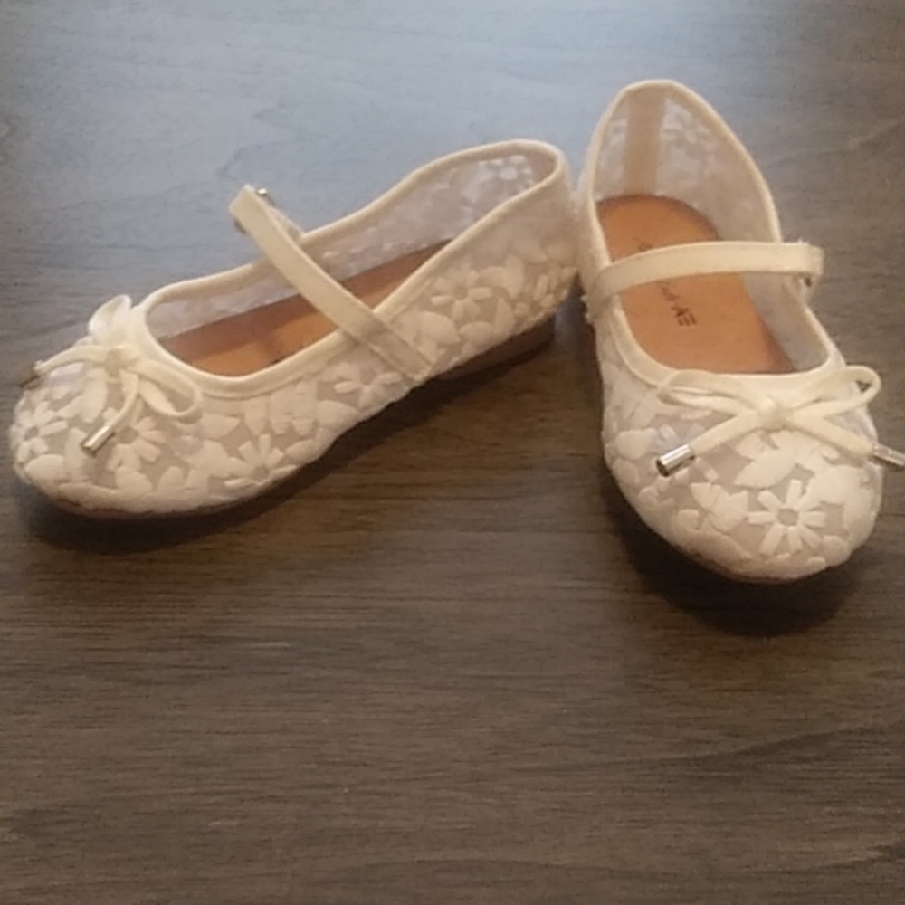 Toddler size 8 flats